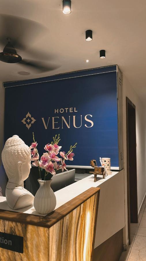 Hotel Venus Veraval Luaran gambar